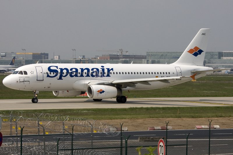 Spanair, EC-JNC, Airbus, A320-232, 01.05.2009, FRA, Frankfurt, Germany 