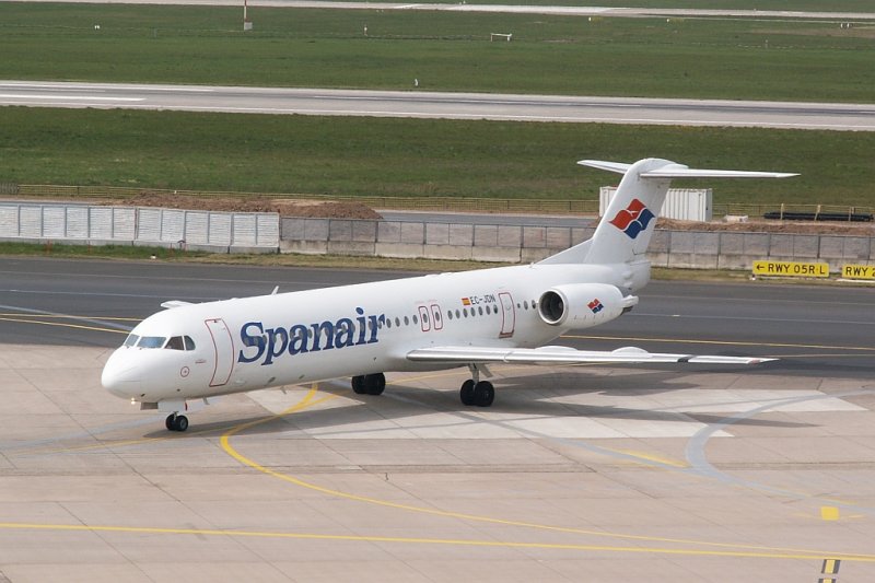Spanair war am 21.04.2007 mal wieder mit Fokker 100 in Dsseldorf.