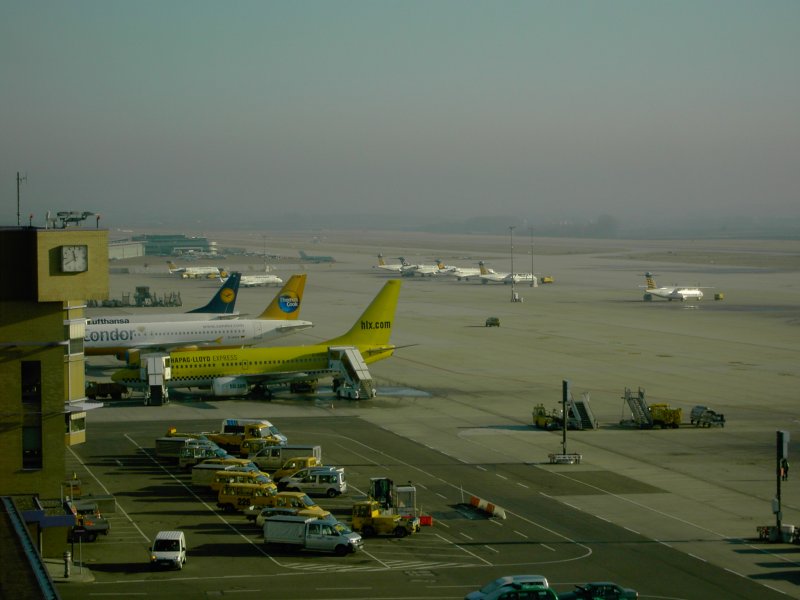 Flughafen Stuttgart am 27.12.06  