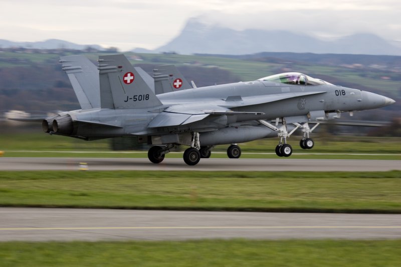 Swiss - Air Force, J-5018, McDonnell Douglas, FA-18C; 13.11.2006, LSMP, Payerne, Switzerland