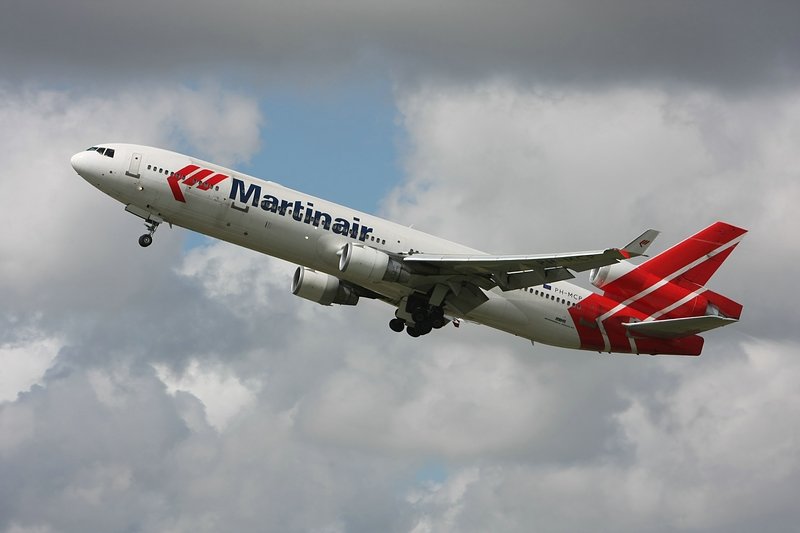Takeoff MD11 Martinair am 05.08.08 In Amsterdam