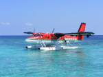 Maledivian Air Taxi DHC-6 Twin Otter 8Q-MAN bringt neue Touris zur Insel Meedhupparu 24.2.2011