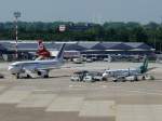 Air France; G-GRHR; Airbus A319-111 + Moldavian Airlines; ER-SFA; Saab 2000. Flughafen Dsseldorf. 04.06.2010.