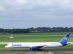 Boeing757-300(CONDOR)ist am Flughafen Dsseldorf eingetroffen; 080904