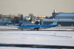 KLM-Cityhopper Embraer 190LR PH-EZE nach der Landung in Hamburg Fuhlsbttel am 12.03.13