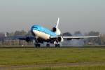 !!BILD 1000!! -> KLM MD-11 PH-KCF beim Touchdown auf 18R in AMS / EHAM / Amsterdam am 15.10.2011