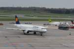 Airbus 320 200  Nordenham  D-AIQM von der Lufthansa wird fr den Abflug von Hamburg bereit gemacht. 27.04.2013