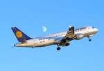 Fly me to the moon...Lufthansa Airbus beim Start in Frankfurt auf der  18 .