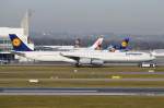 D-AIHW Lufthansa Airbus A340-642  unterwegs zum Gate in München am 11.12.2015