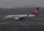 TC-JKK Turkish Airlines Boeing 737-752 auf dem Weg zur Startbahn des Flughafens in Luxemburg.  22.01.2014