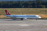 Turkish Airlines, TC-JSE, Airbus A321-231, Köln-Bonn (CGN), rollt zum Start nach Istanbul (IST). 16.10.2016