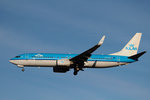 KLM B 737-8K2 PH-BXE bei der Landung in Berlin-Tegel am 06.12.2016