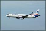 Am 13.09.2015 erreicht die 737-800 TC-SED der SunExpress aus Antalya kommend den Flughafen Dresden.