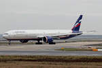 Aeroflot Boeing 777-3MOER VP-BPG rollt zum Start in Frankfurt 2.1.2021