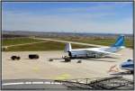 Die AN 124-100 der Antonov Airlines hat ihre Bugnase geffnet u. das Fahrwerk abgesenkt u. wird nun entladen, 09.10.06.