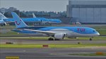 . PH-TFL  Boeing 787-8 Dreamliner der TUI Nederland, wartet auf die Startfreigabe auf dem Flughafen Schiphol  01.10.2016