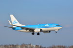 KLM Boeing 737-700 PH-BGW Song Thrush im Anflug auf Hamburg Fuhlsbüttel am 02.04.16