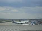 Luftfahrt - Flotte von MAERSK und UPS im Kln Bonner Flughafen.