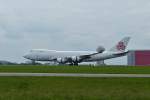 .  LX-ECV  BOEING 747 4HQF der Cargolux ist soeben auf dem Flughafen in Luxemburg gelandet.  02.05.2015