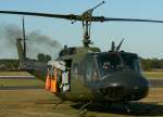Rauchiger Triebwerksstart bei einer Bell UH-1D Huey , kurz vorm Abflug beim 100jhrigen in Bonn/Hangelar im Sommer 09