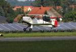 Private Bcker B-131C (Casa) D-EDWJ bei der Landung auf dem Flugplatz Bautzen whrend der schsischen Flugtage am 10.08.2013