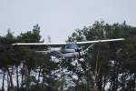 Cessna F172P Skyhawk im Landeanflug auf den Flugplatz Weser-Wmme 11.09.10