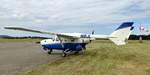 Cessna 337 Skymaster, NI8JL, das Zentralschubsystem mit Zug-und Druckpropeller wurde von zwei 210PS starken Motoren angetrieben, Vmax.330Km/h, insgesamt wurden von 1962-82 ber 2800 Stck gebaut, Juni 2017