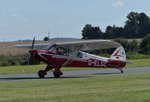 Piper 18-95 Super Cub, D-ELGC auf dem Weg zum Start in Gera (EDAJ) am 13.8.2016