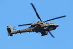 Boeing AH-64 Apache, #63098, 1st Air Cavalry Brigade, Fort Hood, Texas. Überfliegt im Rahmen der Operation 'Atlantic Resolve' von der Vliegbasis Woensdrecht, NL, kommend den Rhein-Sieg-Kreis am 07.12.2021. 
