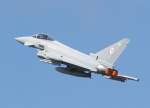 Toller Start vor blauem Himmel...britischer Eurofighter Typhoon...