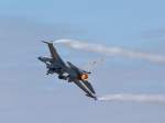 Immer wieder ein faszinierender Anblick...eine F-16 startet mit vollem Nachbrenner.