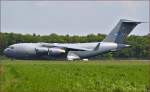 Boeing C17, SAC PAPA 01, NATO HAW rollt zum Start auf Maribor Flughafen MBX. /30.4.2014
