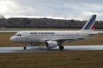 Der Airbus A319 F-GRXL der Air France rollt in Hamburg Fuhlsbttel zum Gate aufgenommen am 14.03.10