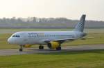 Der Airbus A320 EC-HTD aufgenommen nach der Landung in Hamburg Fuhlsbttel am 28.03.12