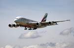 Emirates, A6-EET, Airbus A380-861. Da kommt der A380 zur Mittagszeit, wie jeden Tag, aus Dubai angeflogen. 17.8.2014