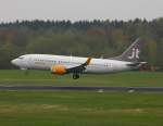 eine Boing 737-300 von Jettime im Landeanflug auf Friedrichshafen. Jettime flog Mitte April einige Flge fr die Intersky, hier am 24.04.2013