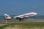 Thai Airways International, HS-TGX, Boeing 747-4D7. Der Jumbo ist auch in Zrich seltener geworden, aber noch immer ein grosses Erlebnis. Start von RWY 16 am 5.4.2007.