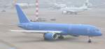 Astraeus (G-STRW  Boing 757-200) flog am 7.2.2010 fr Ghana International nach Acra/Ghana.
Aufgenommen am Flughafen Dsseldorf.