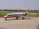 Ein Embraer Emb 145 der American Airways (Eagle) rollt von Chicago O'Hare kommend auf seinen Standplatz am Flughafen Wichita Mid-Continent Airport (ICT).