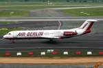 Air Berlin F100 D-AGPQ rollt zur 05R in DUS / EDDL / Dsseldorf am 18.05.20008