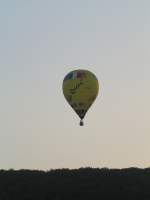 Am Abend des 31.07.04 gegen 20.45 Uhr erhob sich der erste Ballon zum Night Glow anlsslich der  Mobilux Trophy  am See in Echternach (Luxemburg).