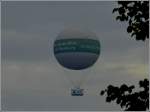 . (D-OVPI) Der mit Helium gefllte Fesselballon schwebt mittels Stahlseil gehalten ber Hamburg. Aufgenommen am 21.09.2013 von der Besucher Plattform im Turm vom Michel.