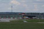 Ein Rettungshubschrauber der Deutschen Rettungsflugwacht DRF mit der Kennung D-HAWK ... Ein Rettungshubschrauber der Deutschen Rettungsflugwacht DRF mit der Kennung D-HAWK ...