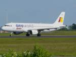 Iberia A320 in Oneworld farben am 31.5.2009 in Amsterdam  ...