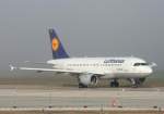 Lufthansa A 319-114 D-AILA Frankfurt-Oder im morgentlichen Nebel am 27.09.2008 ...