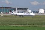 Eine Fokker 100 der Air France mit der Kennung F-GIOG ...