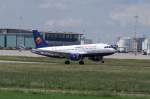 Ein Airbus A-319-112 der Hamburg International Airlines mit der Kennung ...