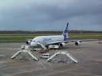 D�sseldorf 2006
Der Airbus hat seine Warteposition eingenommen und wird mit
einigen ...