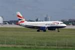 Ein Airbus A-319-131 der British Airways mit der Kennung G-EUOF ...