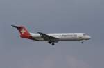 Eine Helvetic Fokker 100 (F28-0100) mit der Kennung HB-JVF aufgenommen ...